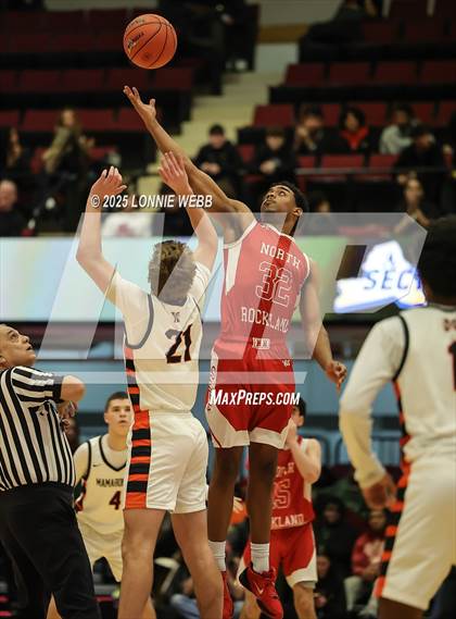 Thumbnail 3 in Mamaroneck vs. North Rockland (NYSPHSAA Sectional 1 Class AAA Semifinal) photogallery.