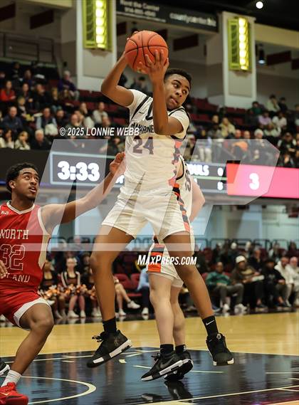 Thumbnail 1 in Mamaroneck vs. North Rockland (NYSPHSAA Sectional 1 Class AAA Semifinal) photogallery.
