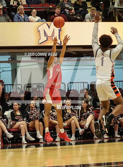 Thumbnail 1 in Mamaroneck vs. North Rockland (NYSPHSAA Sectional 1 Class AAA Semifinal) photogallery.