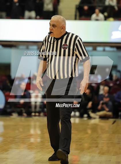 Thumbnail 1 in Mamaroneck vs. North Rockland (NYSPHSAA Sectional 1 Class AAA Semifinal) photogallery.