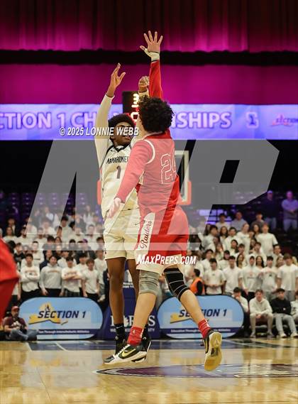 Thumbnail 1 in Mamaroneck vs. North Rockland (NYSPHSAA Sectional 1 Class AAA Semifinal) photogallery.