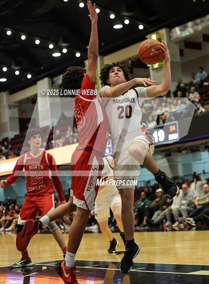 Thumbnail 1 in Mamaroneck vs. North Rockland (NYSPHSAA Sectional 1 Class AAA Semifinal) photogallery.