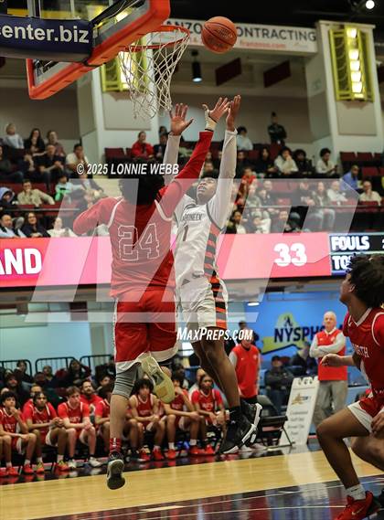 Thumbnail 3 in Mamaroneck vs. North Rockland (NYSPHSAA Sectional 1 Class AAA Semifinal) photogallery.