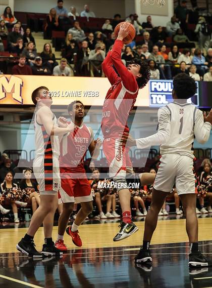 Thumbnail 2 in Mamaroneck vs. North Rockland (NYSPHSAA Sectional 1 Class AAA Semifinal) photogallery.