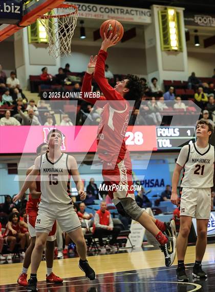 Thumbnail 3 in Mamaroneck vs. North Rockland (NYSPHSAA Sectional 1 Class AAA Semifinal) photogallery.