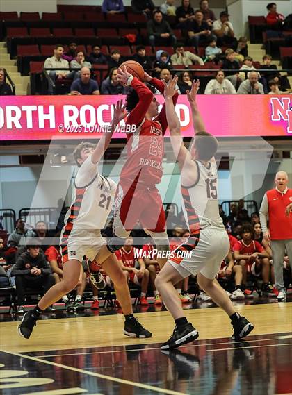 Thumbnail 2 in Mamaroneck vs. North Rockland (NYSPHSAA Sectional 1 Class AAA Semifinal) photogallery.