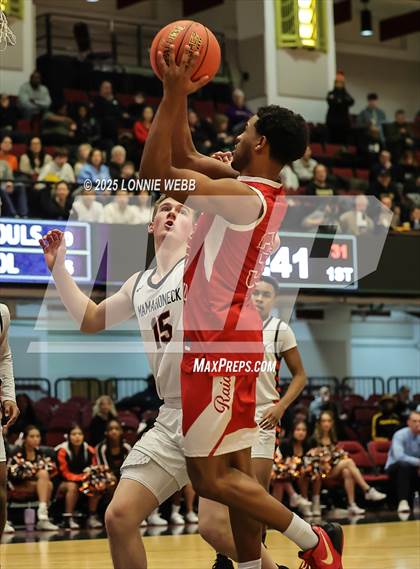 Thumbnail 1 in Mamaroneck vs. North Rockland (NYSPHSAA Sectional 1 Class AAA Semifinal) photogallery.
