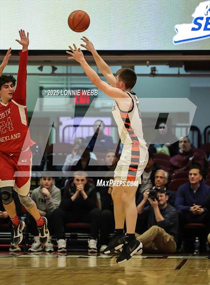 Thumbnail 1 in Mamaroneck vs. North Rockland (NYSPHSAA Sectional 1 Class AAA Semifinal) photogallery.