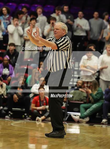 Thumbnail 3 in Mamaroneck vs. North Rockland (NYSPHSAA Sectional 1 Class AAA Semifinal) photogallery.