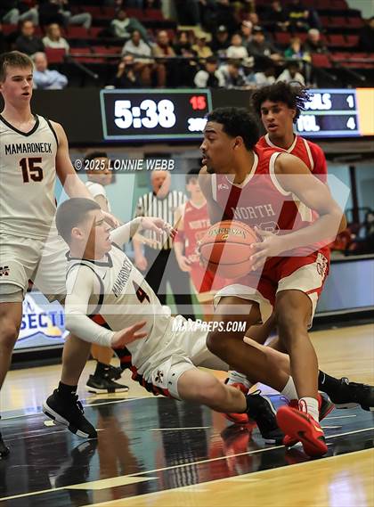 Thumbnail 3 in Mamaroneck vs. North Rockland (NYSPHSAA Sectional 1 Class AAA Semifinal) photogallery.