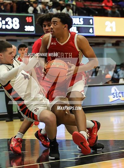 Thumbnail 2 in Mamaroneck vs. North Rockland (NYSPHSAA Sectional 1 Class AAA Semifinal) photogallery.