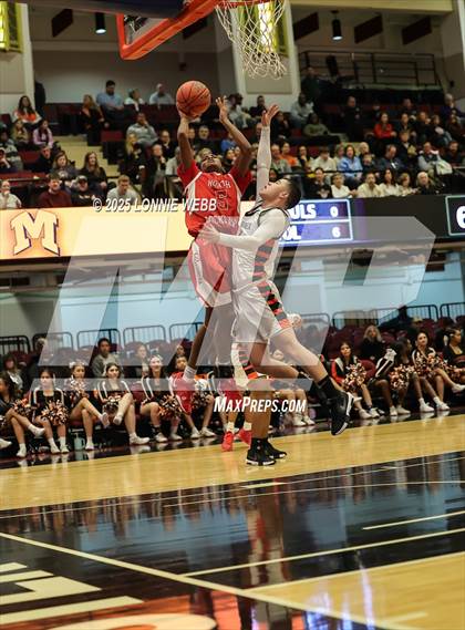 Thumbnail 1 in Mamaroneck vs. North Rockland (NYSPHSAA Sectional 1 Class AAA Semifinal) photogallery.