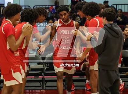 Thumbnail 1 in Mamaroneck vs. North Rockland (NYSPHSAA Sectional 1 Class AAA Semifinal) photogallery.