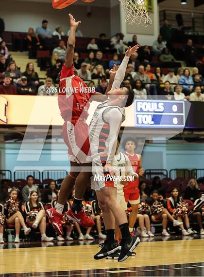 Thumbnail 3 in Mamaroneck vs. North Rockland (NYSPHSAA Sectional 1 Class AAA Semifinal) photogallery.