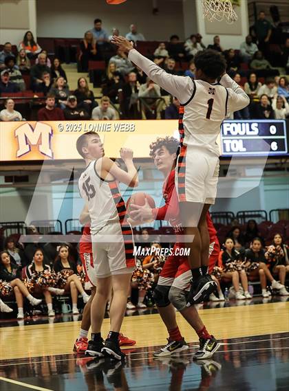 Thumbnail 1 in Mamaroneck vs. North Rockland (NYSPHSAA Sectional 1 Class AAA Semifinal) photogallery.