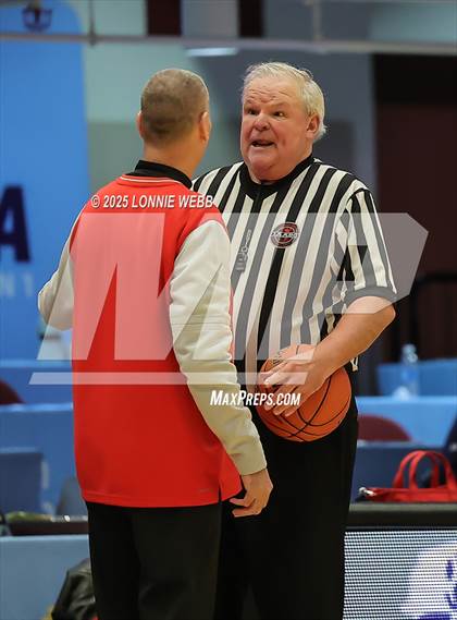 Thumbnail 3 in Mamaroneck vs. North Rockland (NYSPHSAA Sectional 1 Class AAA Semifinal) photogallery.