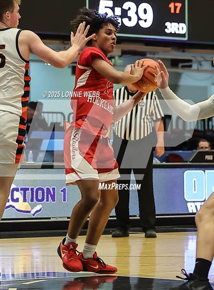 Thumbnail 3 in Mamaroneck vs. North Rockland (NYSPHSAA Sectional 1 Class AAA Semifinal) photogallery.
