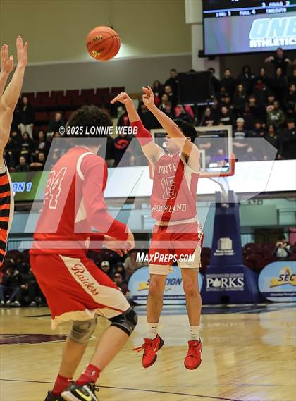 Thumbnail 3 in Mamaroneck vs. North Rockland (NYSPHSAA Sectional 1 Class AAA Semifinal) photogallery.