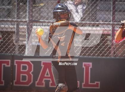Thumbnail 3 in Hamilton vs. Liolani photogallery.