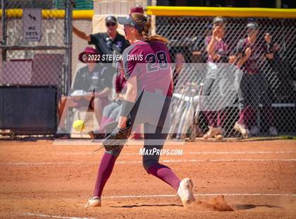 Thumbnail 3 in Hamilton vs. Liolani photogallery.