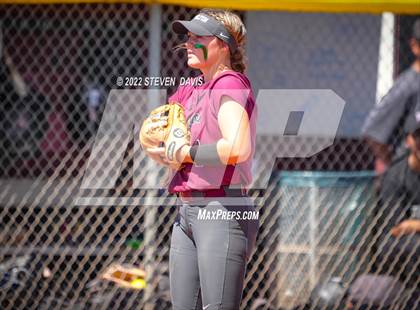 Thumbnail 2 in Hamilton vs. Liolani photogallery.