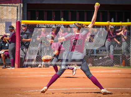 Thumbnail 3 in Hamilton vs. Liolani photogallery.