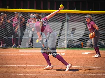 Thumbnail 3 in Hamilton vs. Liolani photogallery.