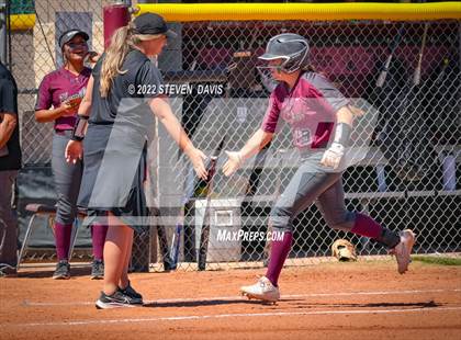 Thumbnail 2 in Hamilton vs. Liolani photogallery.