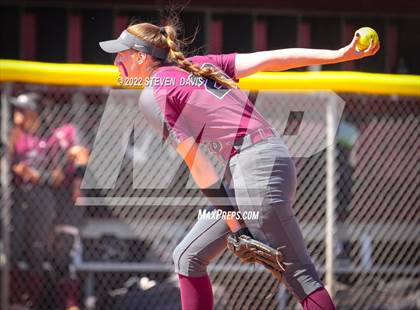 Thumbnail 2 in Hamilton vs. Liolani photogallery.