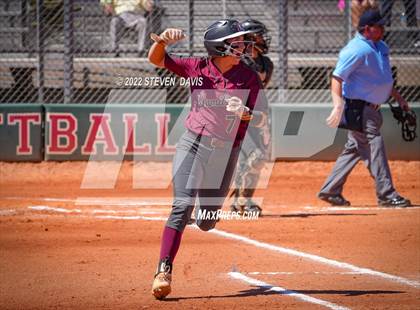 Thumbnail 3 in Hamilton vs. Liolani photogallery.
