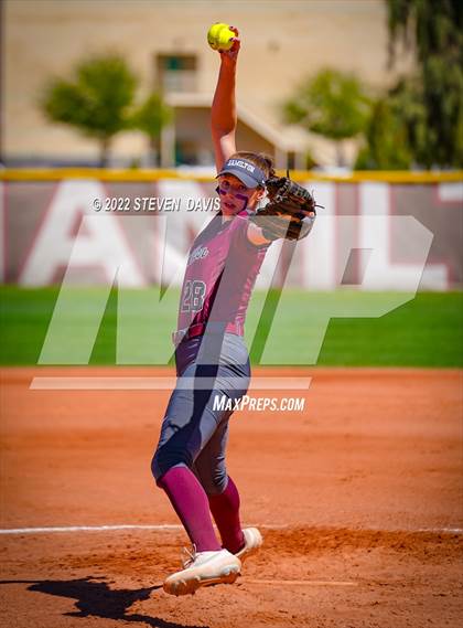 Thumbnail 2 in Hamilton vs. Liolani photogallery.