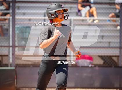 Thumbnail 3 in Hamilton vs. Liolani photogallery.