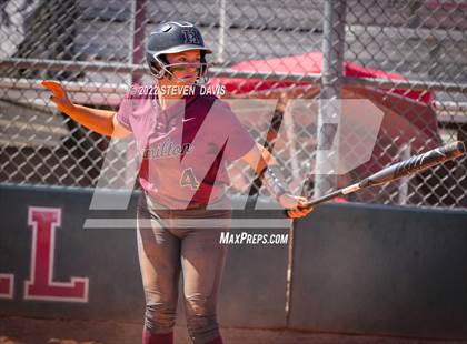 Thumbnail 2 in Hamilton vs. Liolani photogallery.