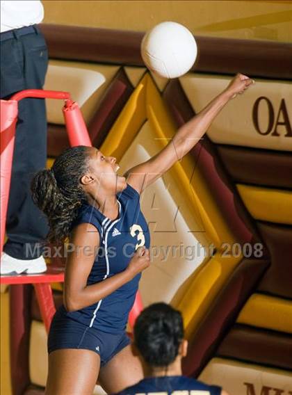Thumbnail 3 in Oakdale vs. West (Oakdale Invitational) photogallery.