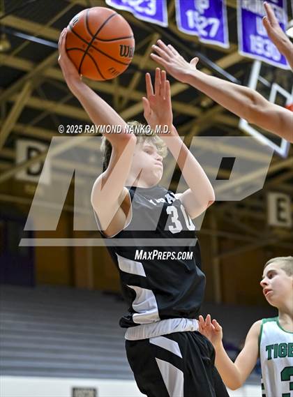 Thumbnail 3 in Wapahani vs Yorktown (City Tournament) photogallery.