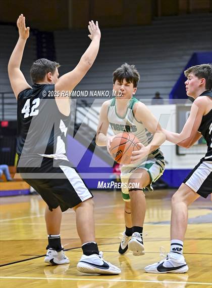 Thumbnail 2 in Wapahani vs Yorktown (City Tournament) photogallery.
