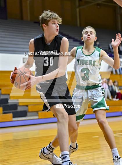 Thumbnail 3 in Wapahani vs Yorktown (City Tournament) photogallery.