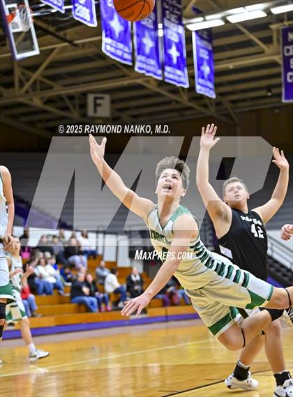 Thumbnail 3 in Wapahani vs Yorktown (City Tournament) photogallery.