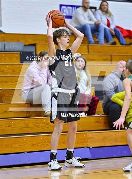 Thumbnail 1 in Wapahani vs Yorktown (City Tournament) photogallery.