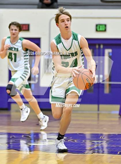 Thumbnail 3 in Wapahani vs Yorktown (City Tournament) photogallery.