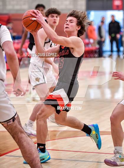 Thumbnail 2 in Capistrano Valley vs. Oak Hills (Nike Extravaganza) photogallery.
