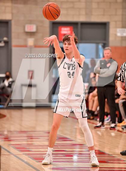 Thumbnail 1 in Capistrano Valley vs. Oak Hills (Nike Extravaganza) photogallery.