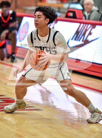 Thumbnail 2 in Capistrano Valley vs. Oak Hills (Nike Extravaganza) photogallery.