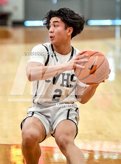Thumbnail 2 in Capistrano Valley vs. Oak Hills (Nike Extravaganza) photogallery.