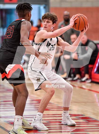 Thumbnail 2 in Capistrano Valley vs. Oak Hills (Nike Extravaganza) photogallery.