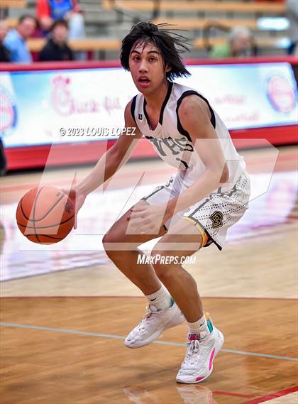 Thumbnail 2 in Capistrano Valley vs. Oak Hills (Nike Extravaganza) photogallery.