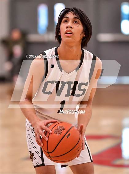 Thumbnail 2 in Capistrano Valley vs. Oak Hills (Nike Extravaganza) photogallery.