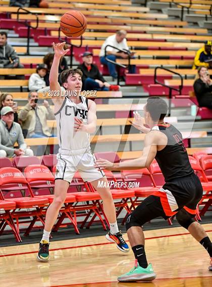 Thumbnail 1 in Capistrano Valley vs. Oak Hills (Nike Extravaganza) photogallery.