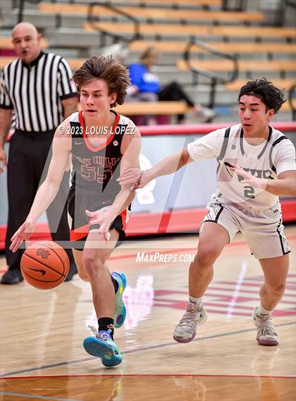 Thumbnail 2 in Capistrano Valley vs. Oak Hills (Nike Extravaganza) photogallery.