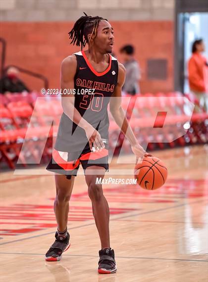 Thumbnail 2 in Capistrano Valley vs. Oak Hills (Nike Extravaganza) photogallery.